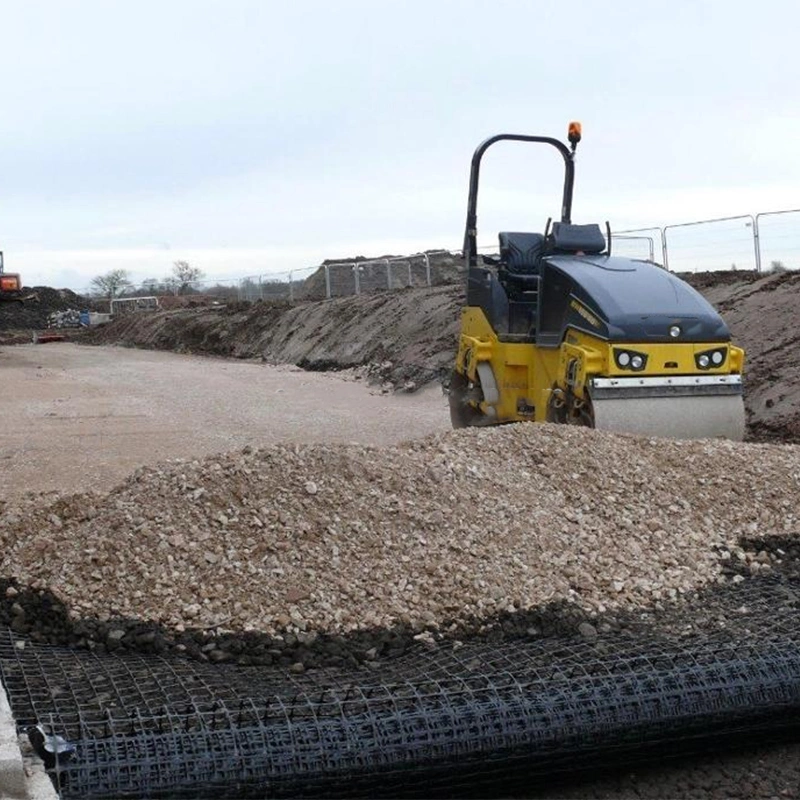 Наклон почвы ISO фабрики огораживает решетку гравия Geogrid 50-50kn высокопрочного полиэстера подкрепления черную