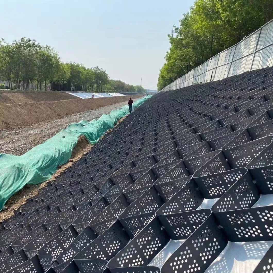 50 мм высокопрочная геоцель из HDPE для защиты склонов дорог на подъезде 3