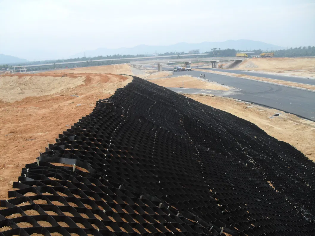 HDPE гравийная сетка материала системы подъезда текстурированная геоцель для укрепления дорог травяная сетка 13