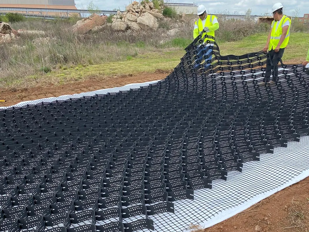 Высокий медный рогатый черный HDPE Geocell Reinforcement Driveway For Road Gravel Stabilizer Grid Подпорная стена набережная 8