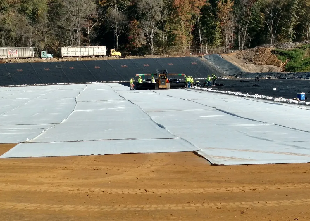 Pond Anti-Seepage Clay Liner Gcl Geosynthetic Clay Liner Gcl Bentonite Geotextile Mat Gcl Bentonite Geosynthetic Clay Liner for Landfill