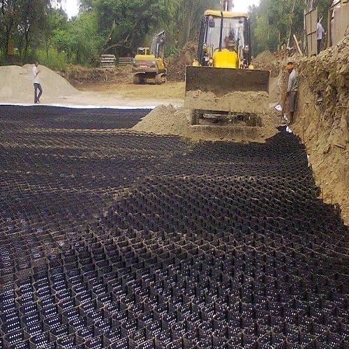 Высокопрочные песчаные желтые 100-445 HDPE пластмассовые геоэлементы для стабильности гравия