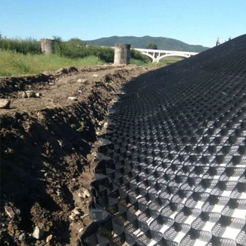Текстурированный гладкий пластик HDPE Geocell 1,1 мм до 1,8 мм толщины для автомагистралей