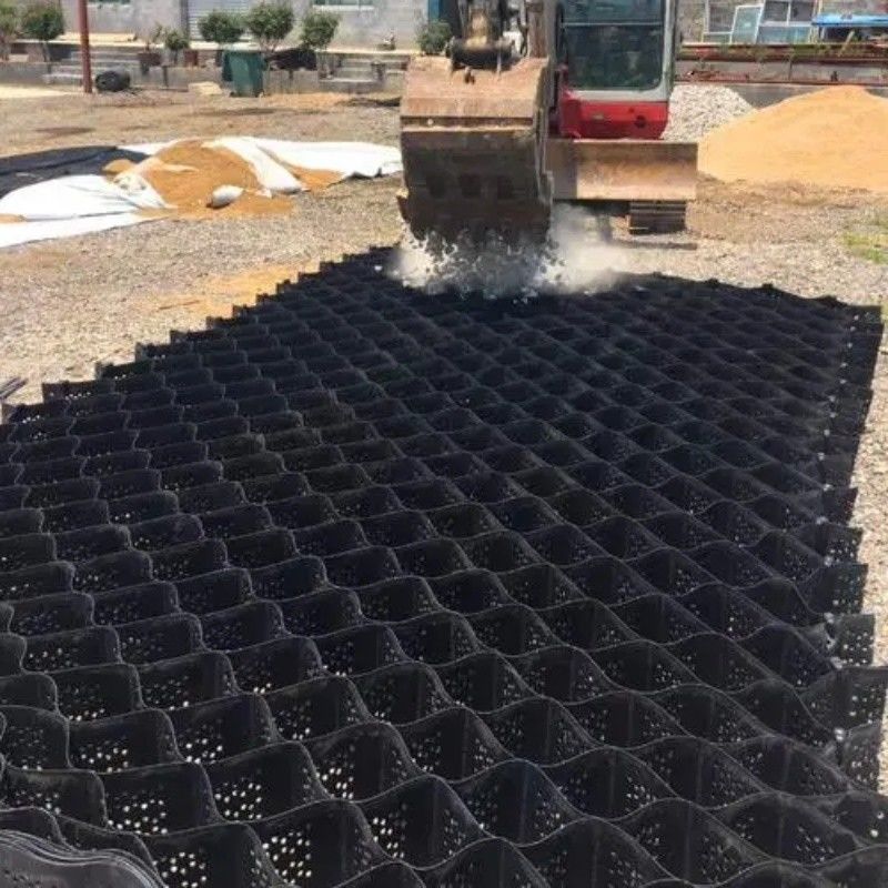 Высокий медный рогатый черный HDPE Geocell Reinforcement Driveway For Road Gravel Stabilizer Grid Подпорная стена набережная