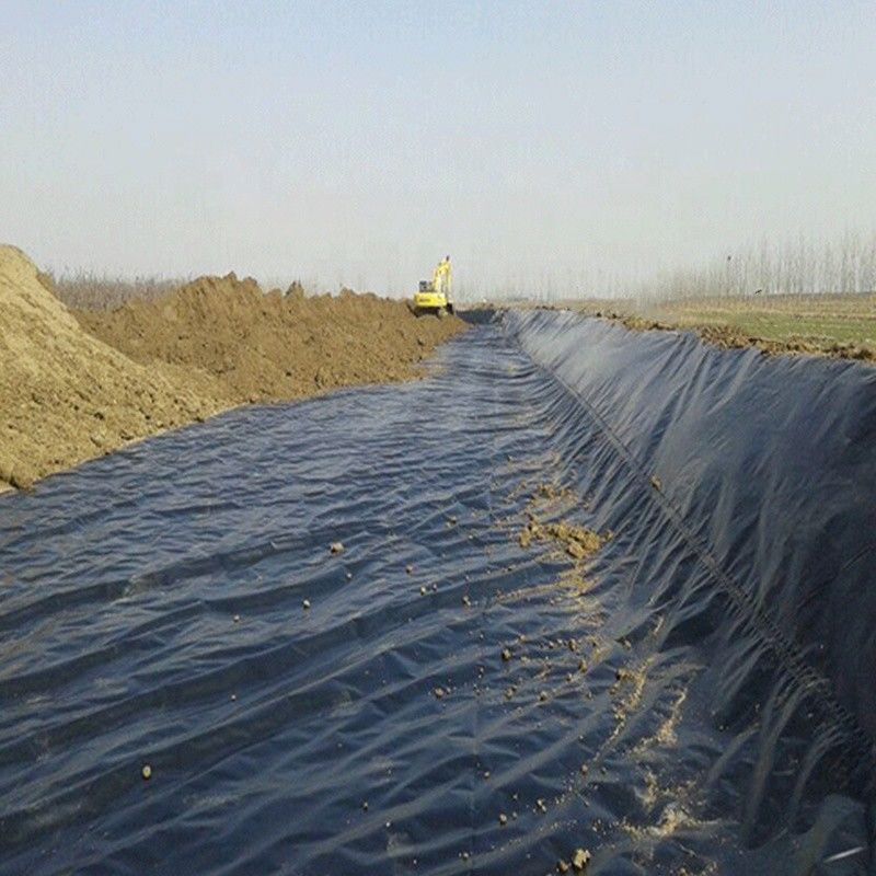 Геомембраны из полиэтилена с высокой плотностью из HDPE Черные ультрафиолетоустойчивые облицовки Полиэтиленовый прудовой облицовка для удержания свалок Толщина 1,5 мм