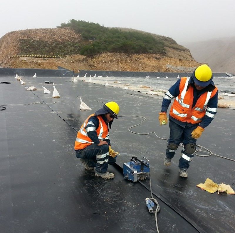 Высококачественный черный геомамбранный водоем из HDPE 0,5 мм ≈ 2,0 мм для рыбоводства, водоемов аквакультуры, водохранилищ и гидроизоляции плотин