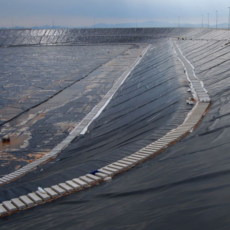 0.75 мм HDPE промышленная геомембрана для рыбоводческой фермы пруда линейка водоотталкивающие приложения плотины свалка